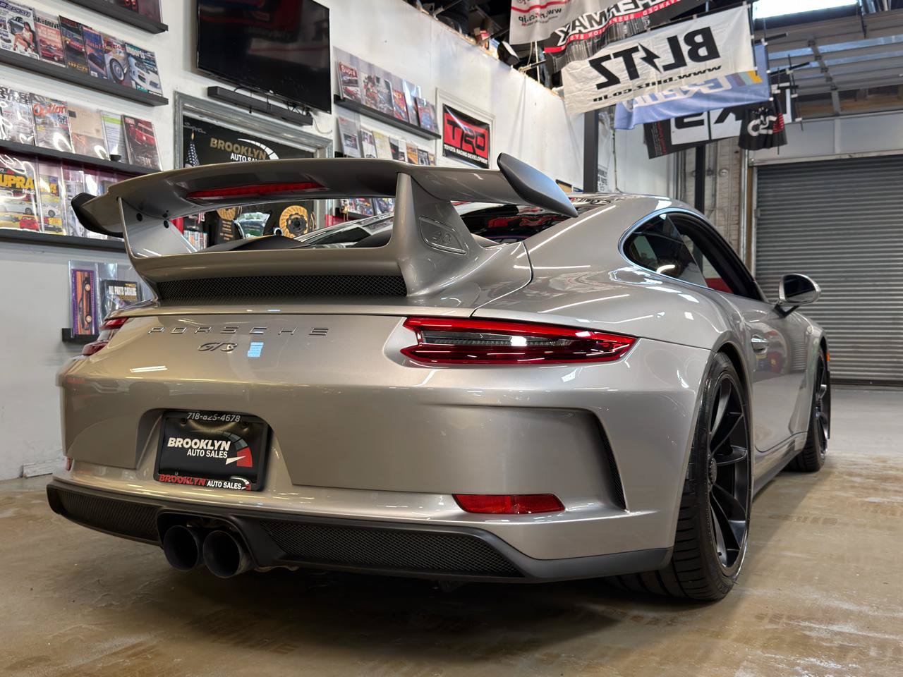 Used 2018 Porsche 911 GT3 RWD image 7