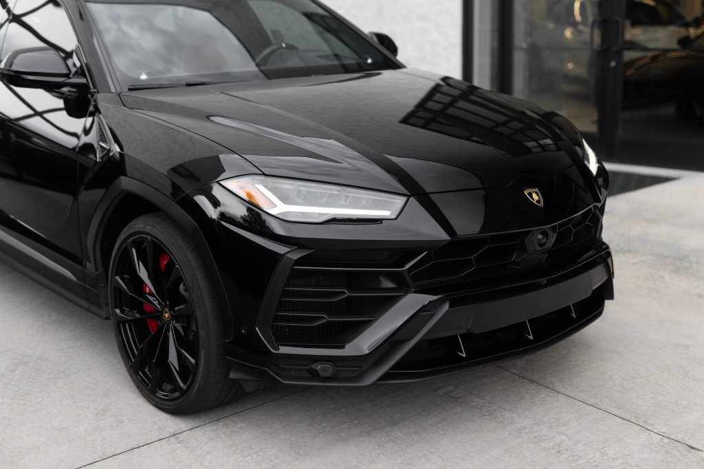 Used 2021 Lamborghini Urus AWD/4WD image 3