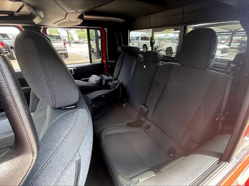 New 2025 Jeep Gladiator Willys image 21