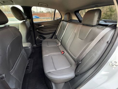 Used 2025 Buick Encore GX Preferred image 32