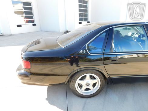 Used 1994 Chevrolet Impala SS image 30