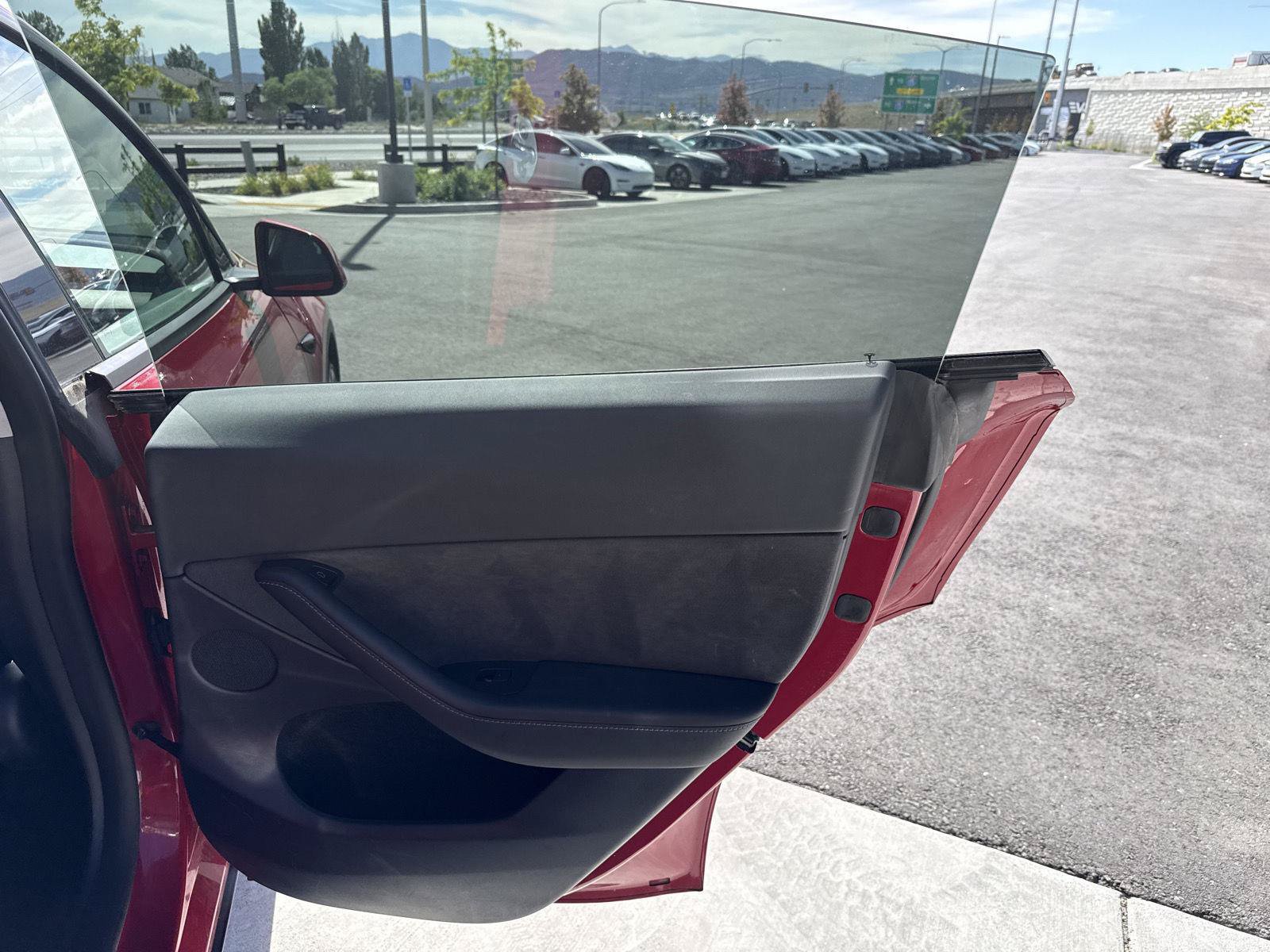 Used 2023 Tesla Model Y Performance AWD/4WD image 18