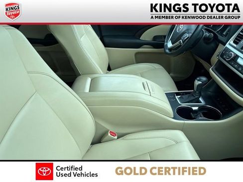 Used 2019 Toyota Highlander XLE AWD/4WD image 8