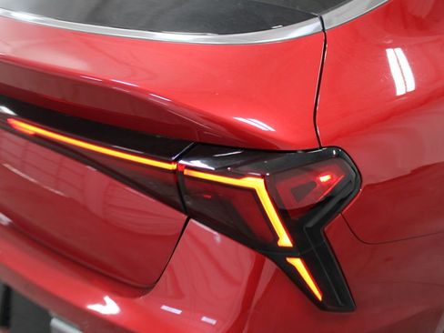 Used 2025 Kia K5 LXS image 14