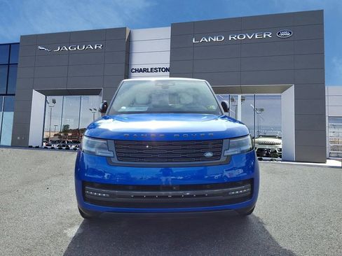 Used 2025 Land Rover Range Rover SE AWD/4WD image 8