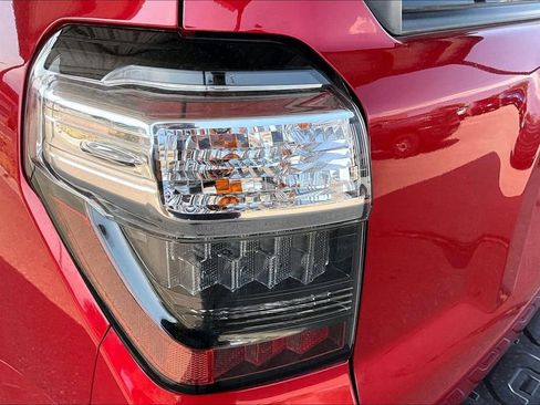 Used 2023 Toyota 4Runner TRD Off-Road Premium AWD/4WD image 23