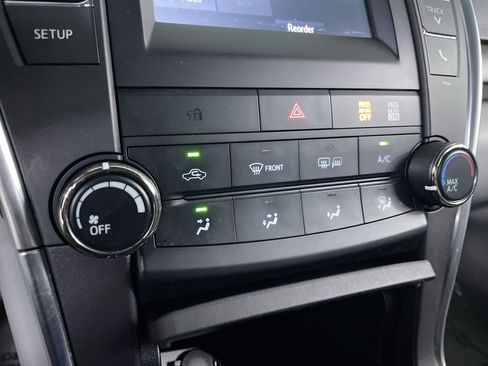 Used 2016 Toyota Camry LE FWD image 16
