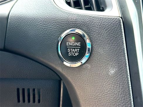 Used 2024 Ford Edge Titanium image 16