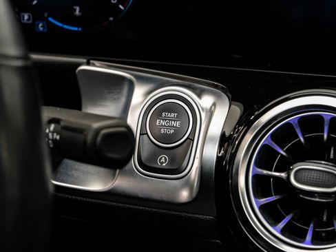 Used 2023 Mercedes-Benz GLB 250 4MATIC image 24