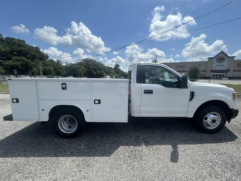 Used 2017 Ford F350 XL image 4