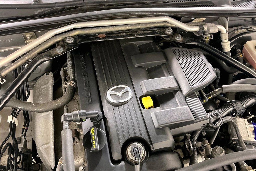 Used 2010 MAZDA MX-5 Miata Grand Touring w/ Premium Pkg RWD image 30