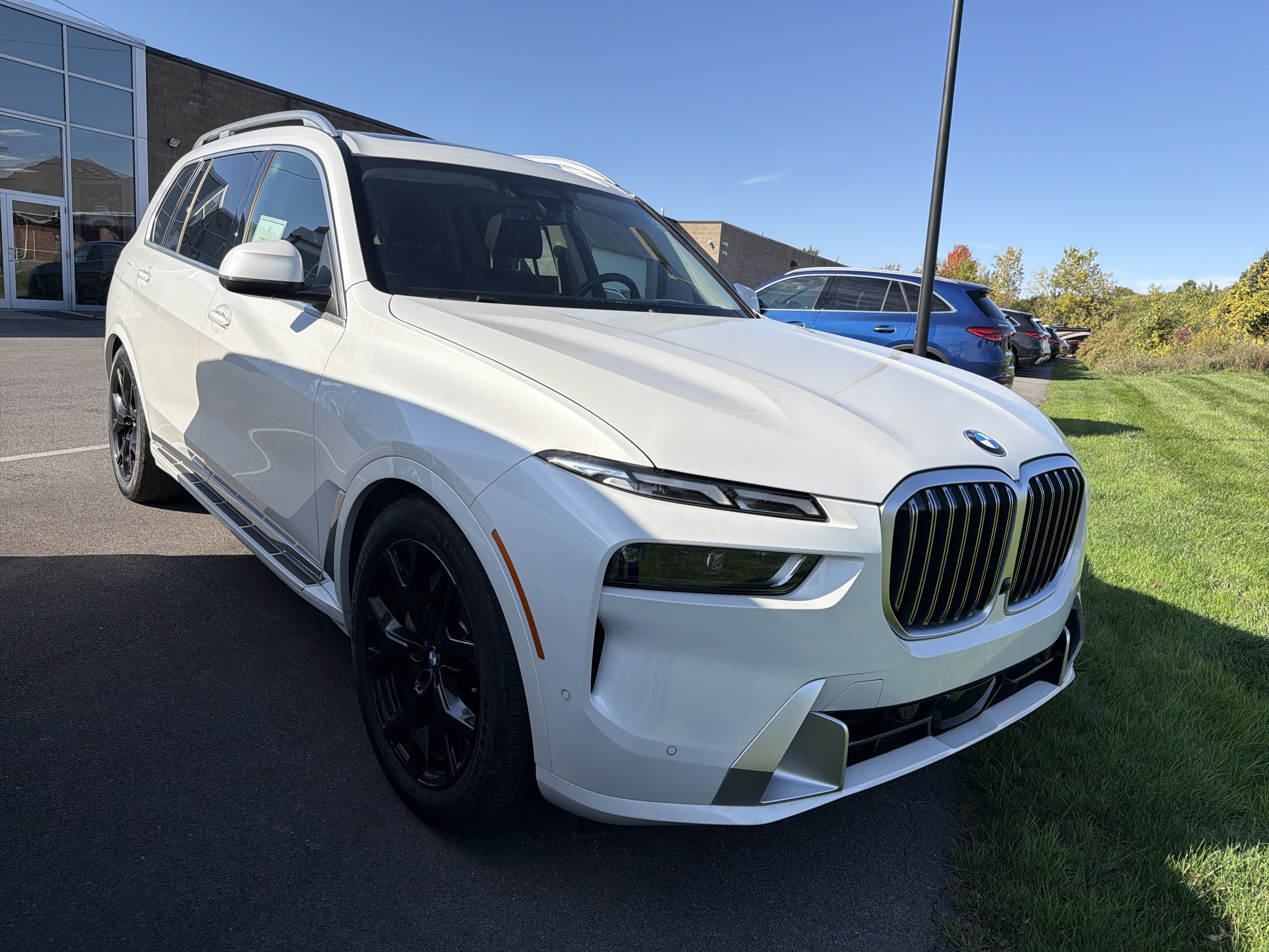 Used 2026 BMW X7 xDrive40i AWD/4WD image 2