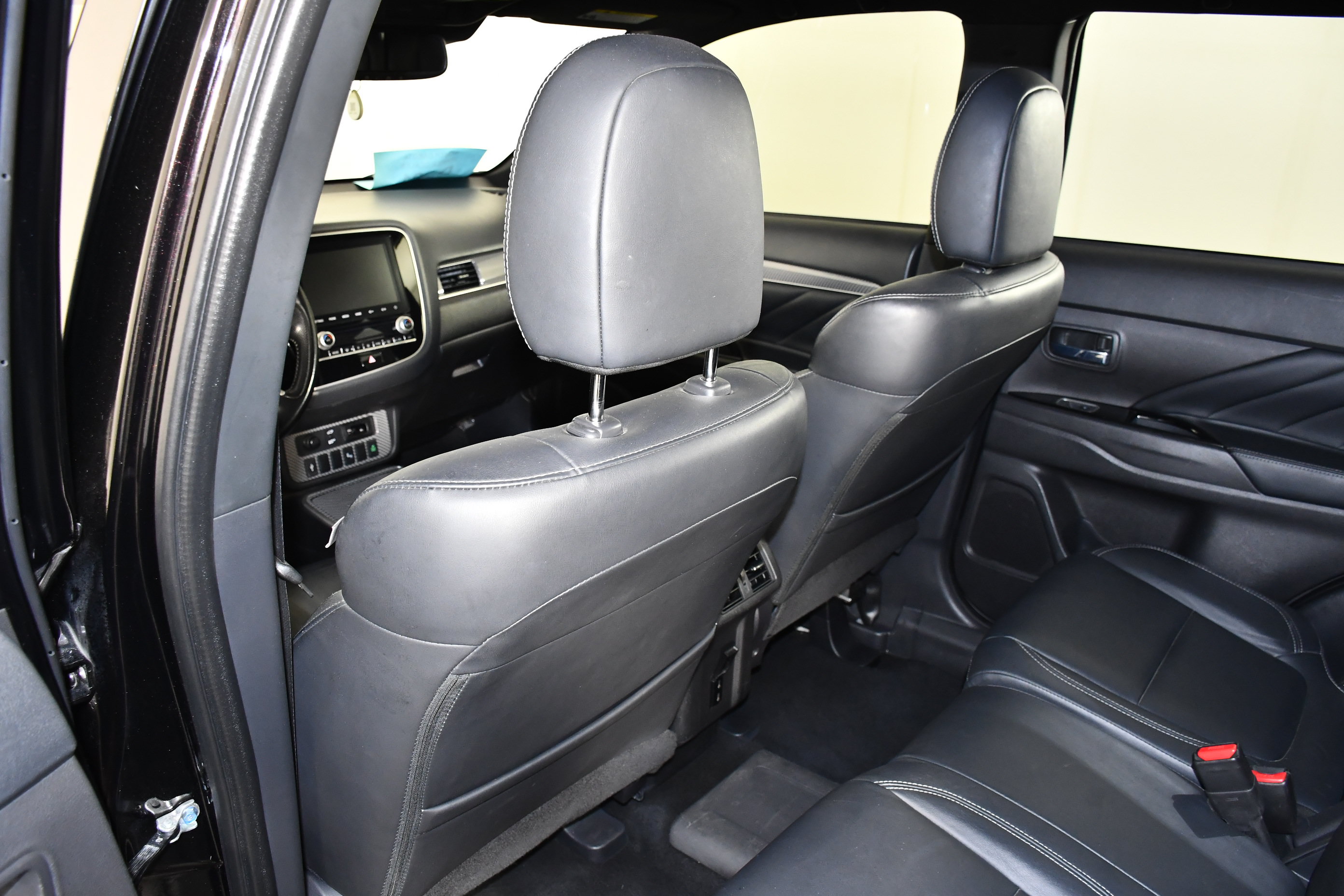 Used 2020 Mitsubishi Outlander SEL AWD/4WD image 48