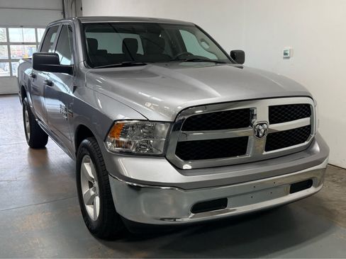 Used 2023 RAM 1500 Classic SLT AWD/4WD image 5