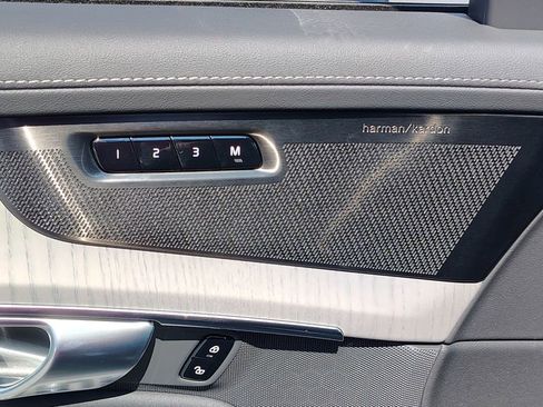 New 2026 Volvo XC90 B6 Ultra w/ Protection Package image 9