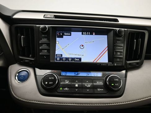 Used 2018 Toyota RAV4 Limited AWD/4WD image 21