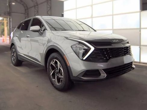 Used 2023 Kia Sportage LX AWD/4WD image 2