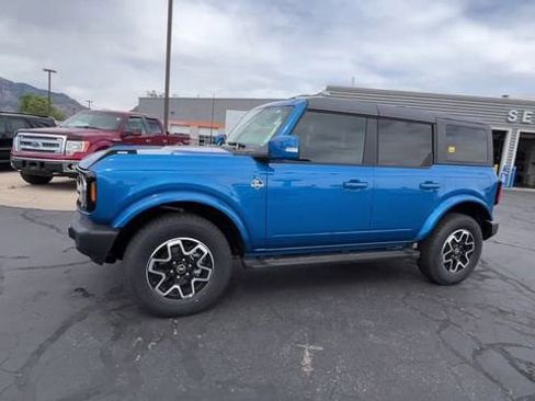 Used 2024 Ford Bronco Outer Banks AWD/4WD image 3