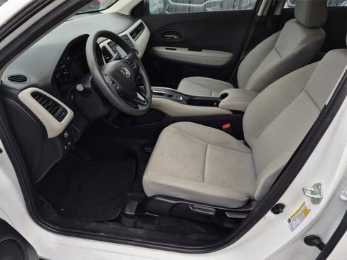 Used 2022 Honda HR-V LX image 8