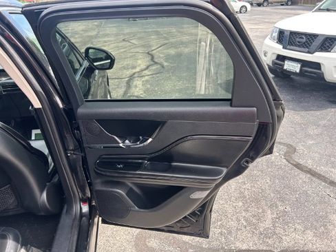 Used 2023 Lincoln Corsair FWD image 12