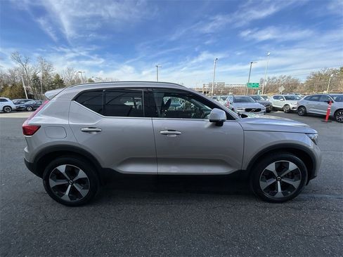 Certified 2023 Volvo XC40 B5 Plus w/ Climate Package image 9