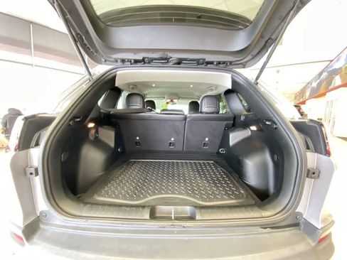 Used 2019 Jeep Cherokee Latitude Plus image 25