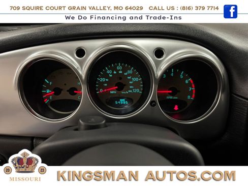 Used 2005 Chrysler PT Cruiser Touring FWD image 12