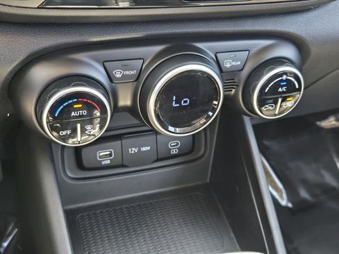 Certified 2023 Hyundai Venue SEL FWD image 23