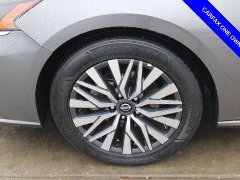 Used 2024 Nissan Altima 2.5 SV image 11