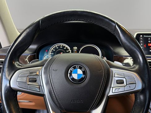 Used 2018 BMW 750i xDrive image 22