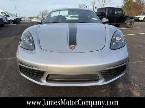 Used 2024 Porsche 718 Cayman w/ Premium Package image 3