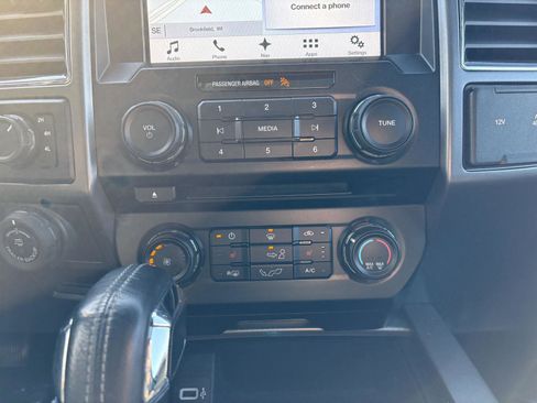 Used 2017 Ford F150 XLT w/ Equipment Group 302A Luxury AWD/4WD image 16