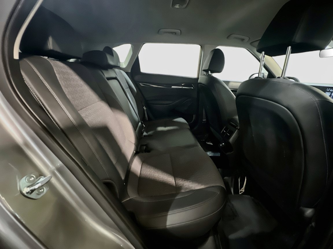 Used 2025 Kia Seltos S FWD image 19