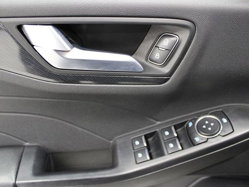 Used 2024 Ford Escape ST-Line image 13