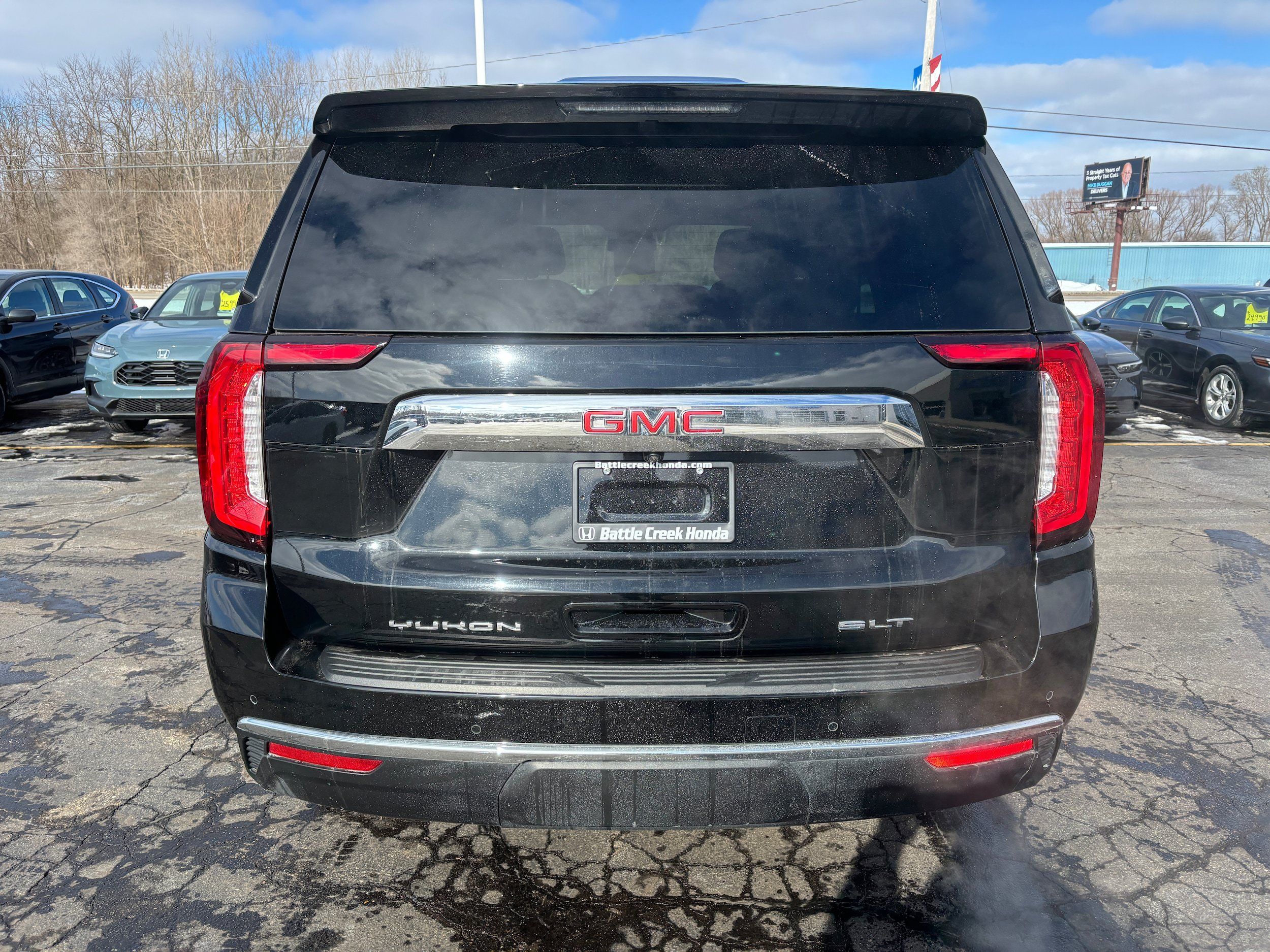 Used 2023 GMC Yukon SLT w/ Max Trailering Package AWD/4WD image 7