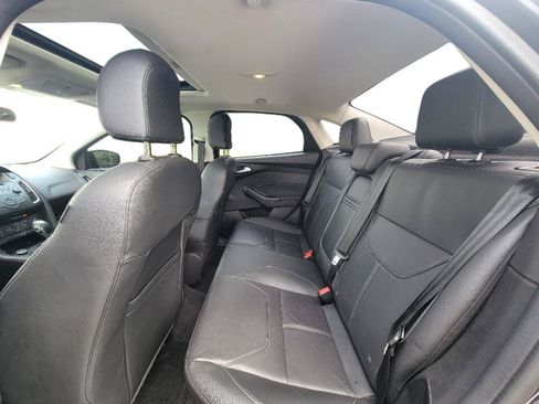Used 2015 Ford Focus SE w/ Equipment Group 201A FWD image 25