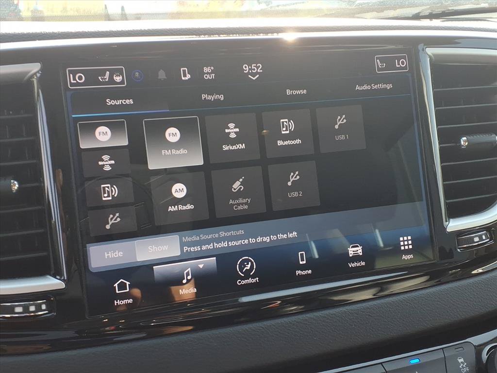 Used 2023 Chrysler Pacifica Touring-L FWD image 10
