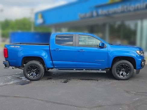 Used 2022 Chevrolet Colorado LT AWD/4WD image 8