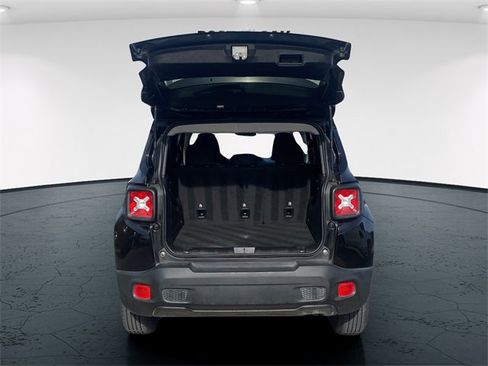 Used 2023 Jeep Renegade Latitude image 14