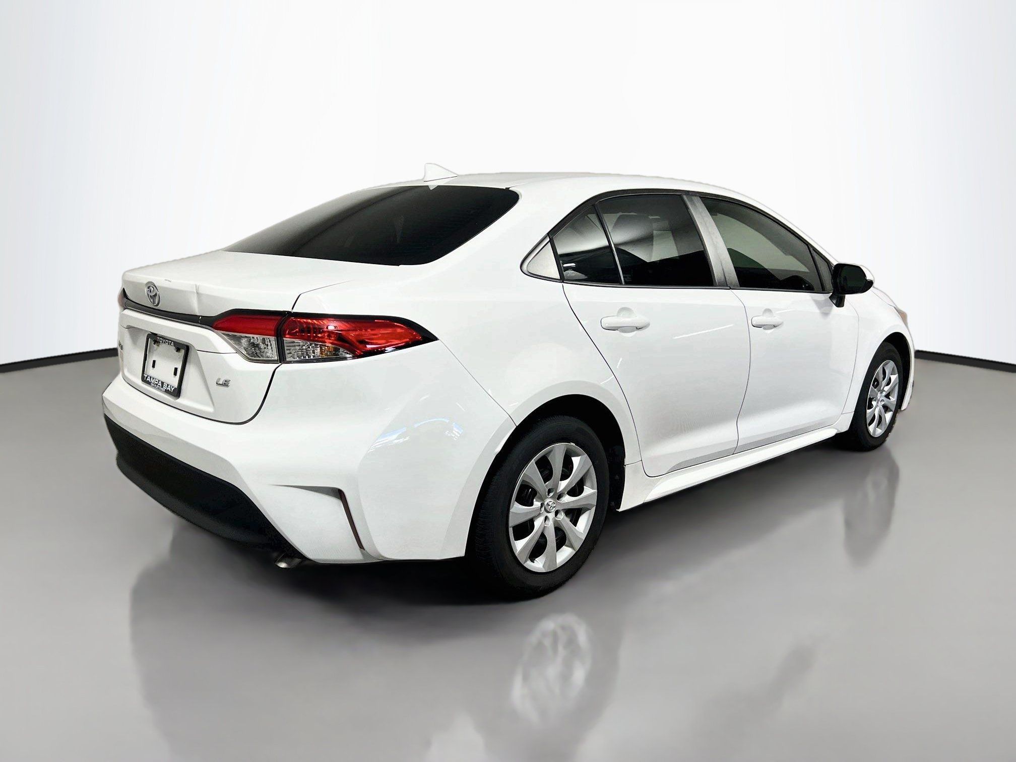 Used 2024 Toyota Corolla LE FWD image 4