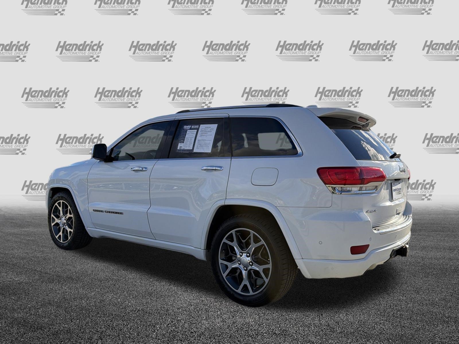Used 2020 Jeep Grand Cherokee Overland AWD/4WD image 8