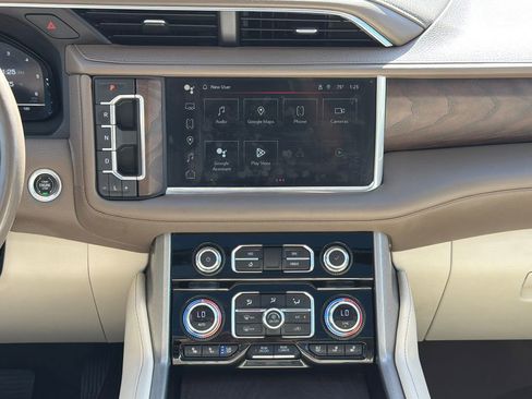 Used 2022 GMC Yukon XL Denali image 14