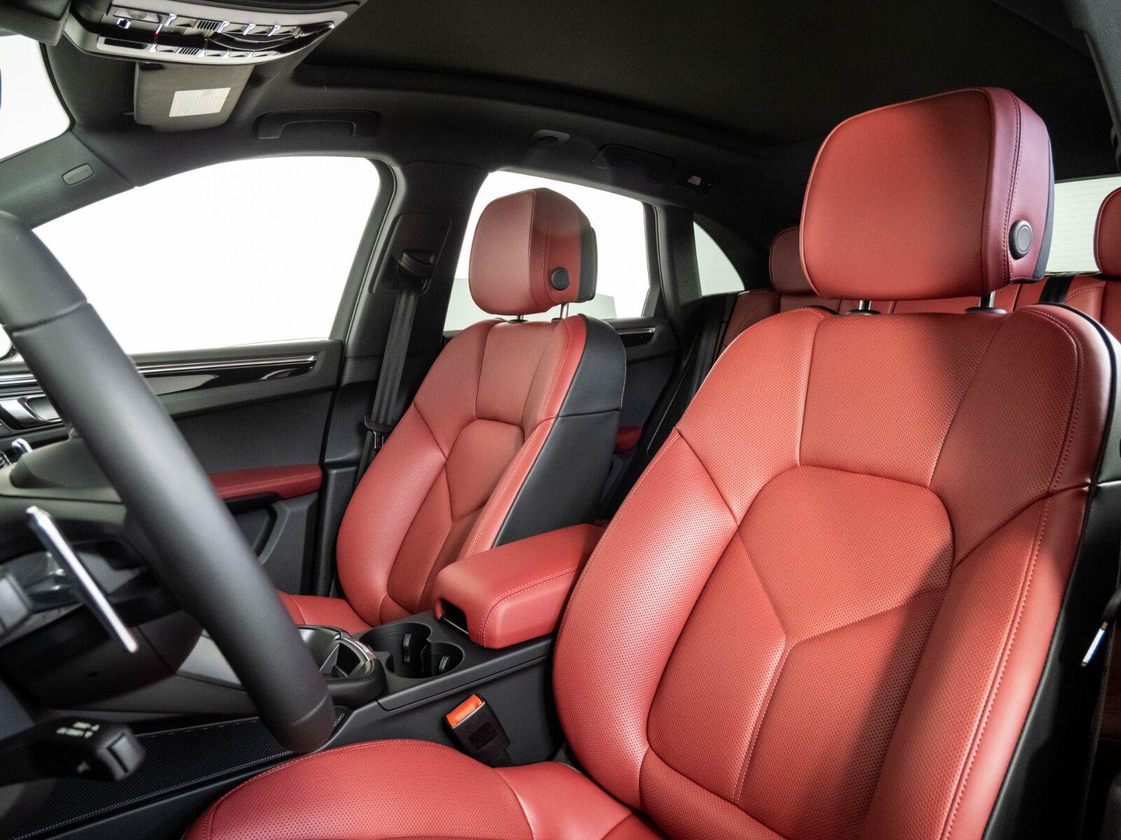 New 2026 Porsche Macan S AWD/4WD image 5