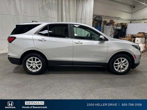 Used 2022 Chevrolet Equinox LT FWD image 9