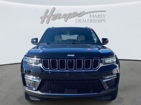 Used 2024 Jeep Grand Cherokee Limited w/ Luxury Tech Group II RWD image 35