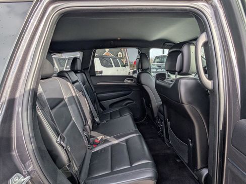 Used 2018 Jeep Grand Cherokee Limited image 11