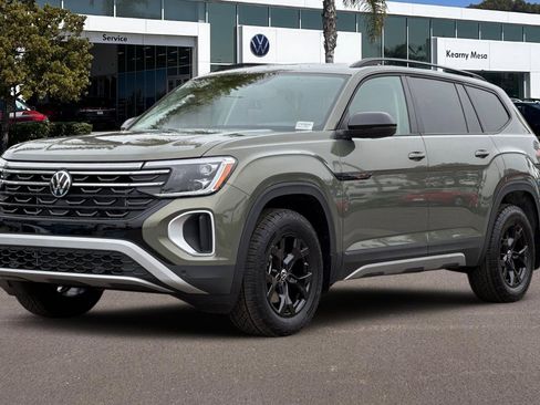 New 2025 Volkswagen Atlas Peak Edition SE image 8