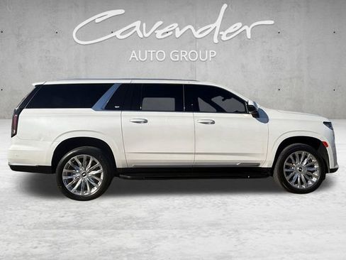 Used 2023 Cadillac Escalade ESV Premium Luxury image 17
