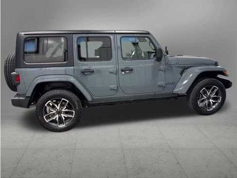 Used 2024 Jeep Wrangler Unlimited w/ Convenience Group AWD/4WD image 6