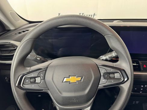 Used 2025 Chevrolet TrailBlazer LT AWD/4WD image 12